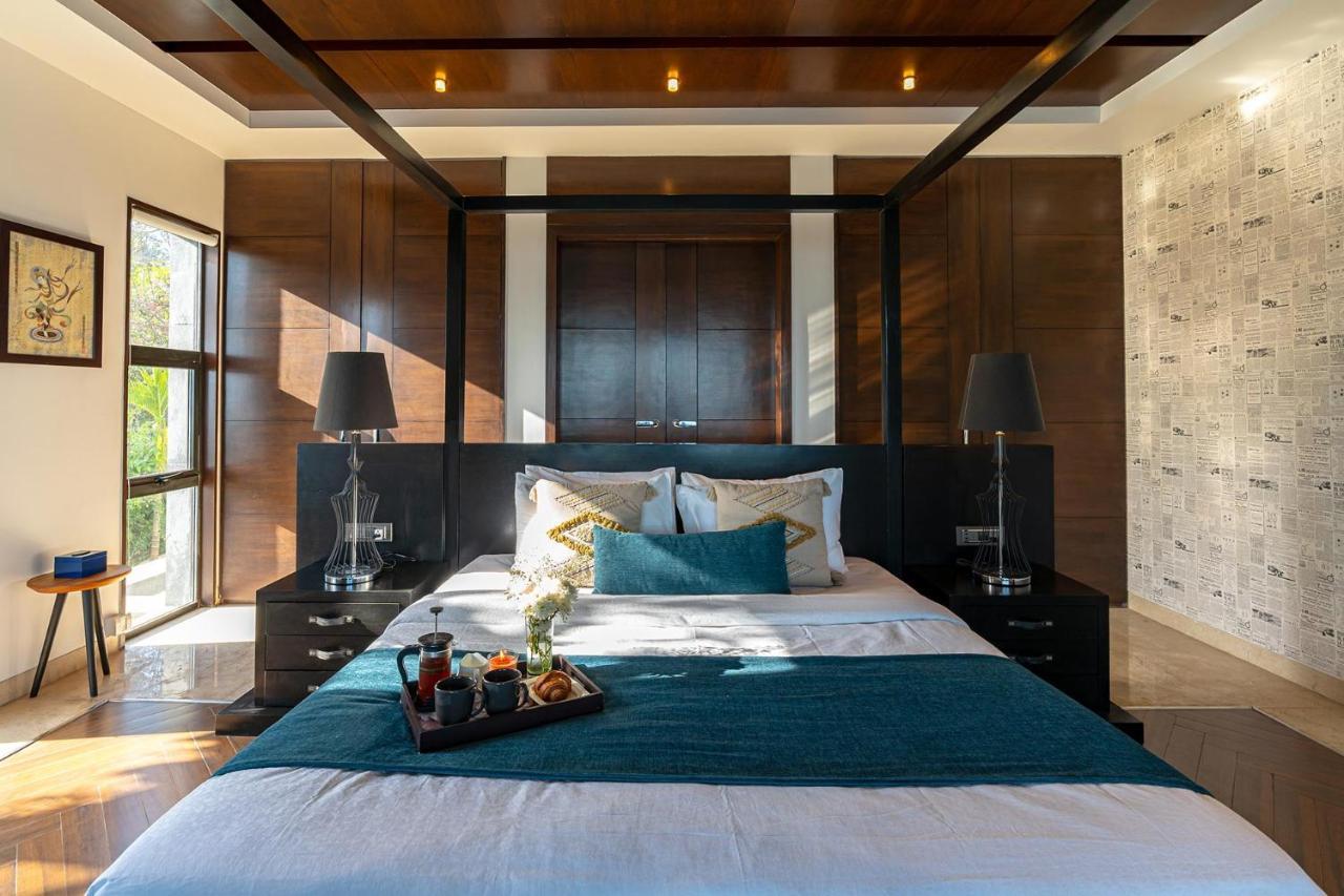 Oceanic Sunsets With River View, Comp Breakfast & Infinity Pool At Stayvista Verem エクステリア 写真